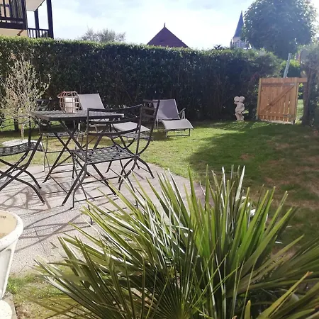 Avec Jardin A 50 M De La Et 2 Velos Inclus Apartment *