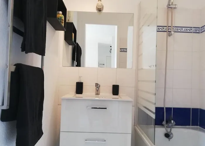 Avec Jardin A 50 M De La Et 2 Velos Inclus Apartment *